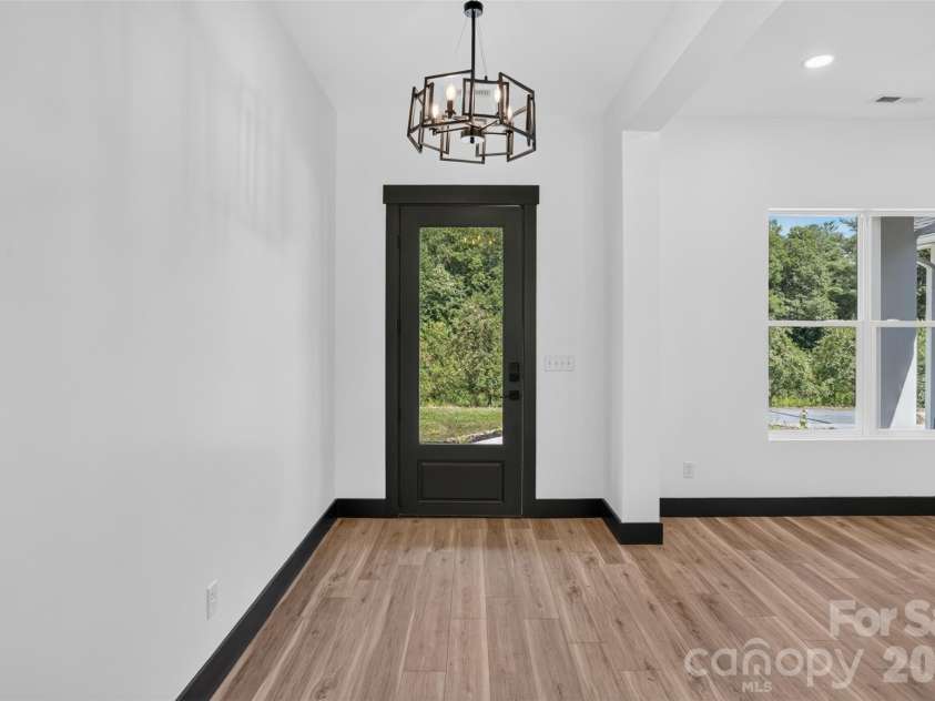 86 Point Hope Lane, Hendersonville, NC 28792.  MLS# CAR4264564, YatesRealty ID 581. 