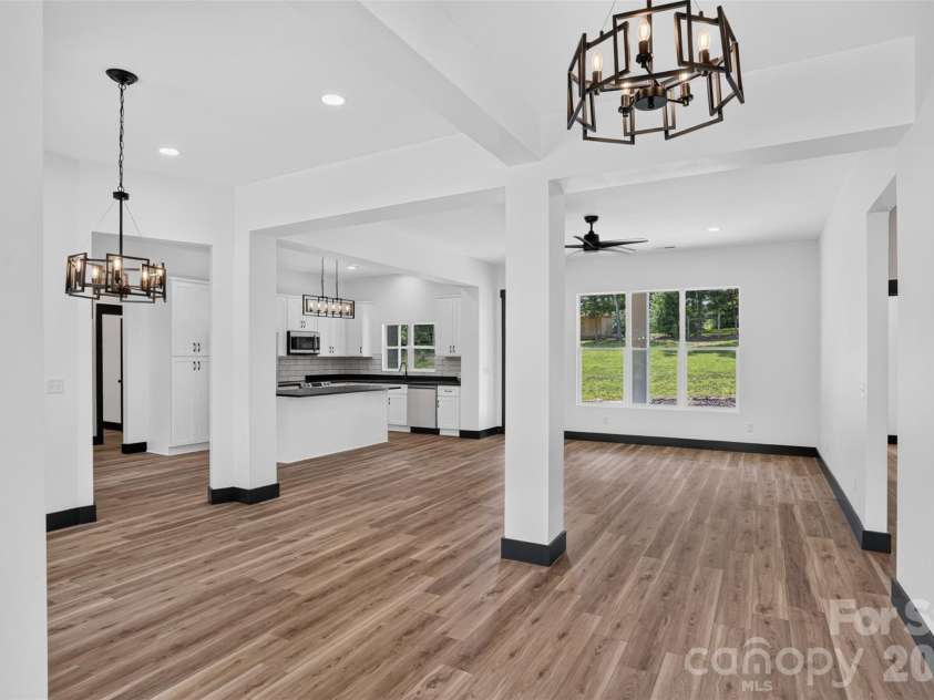 86 Point Hope Lane, Hendersonville, NC 28792.  MLS# CAR4264564, YatesRealty ID 581. 