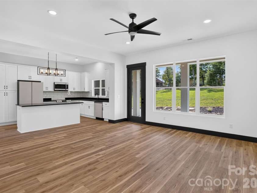 86 Point Hope Lane, Hendersonville, NC 28792.  MLS# CAR4264564, YatesRealty ID 581. 