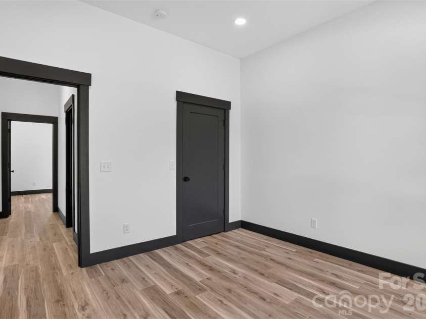 86 Point Hope Lane, Hendersonville, NC 28792.  MLS# CAR4264564, YatesRealty ID 581. 