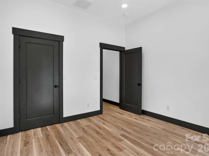 86 Point Hope Lane, Hendersonville, NC 28792.  MLS# CAR4264564, YatesRealty ID 581. 