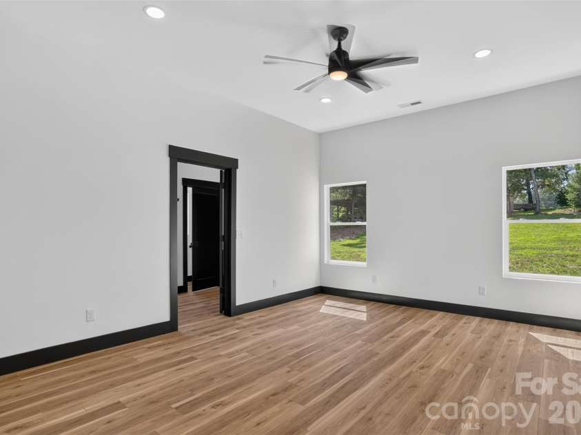 86 Point Hope Lane, Hendersonville, NC 28792.  MLS# CAR4264564, YatesRealty ID 581. 