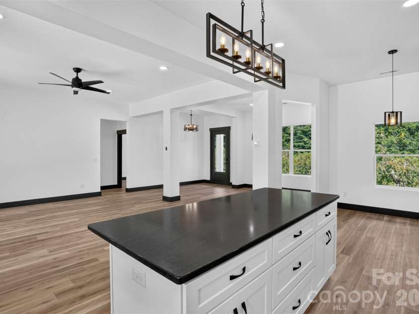 86 Point Hope Lane, Hendersonville, NC 28792.  MLS# CAR4264564, YatesRealty ID 581. 