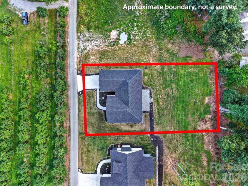 86 Point Hope Lane, Hendersonville, NC 28792.  MLS# CAR4264564, YatesRealty ID 581. 