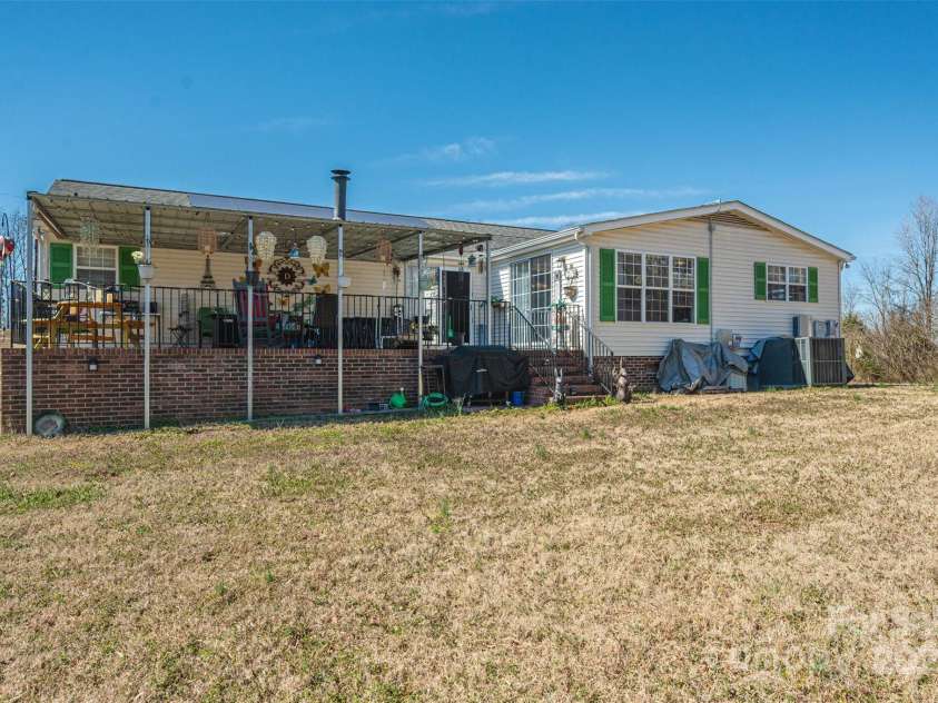 120 Dixie Drive, Shelby, NC 28021.  MLS# CAR4226499, YatesRealty ID 5810. Back yard