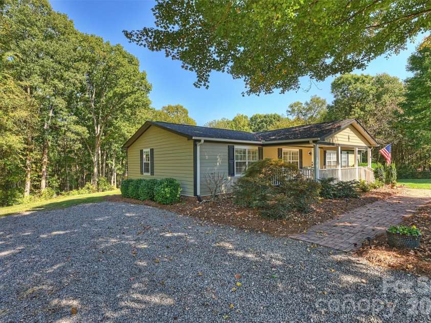8708 Overcash Road, Concord, NC 28027.  MLS# CAR4433713, YatesRealty ID 58100. Driveway