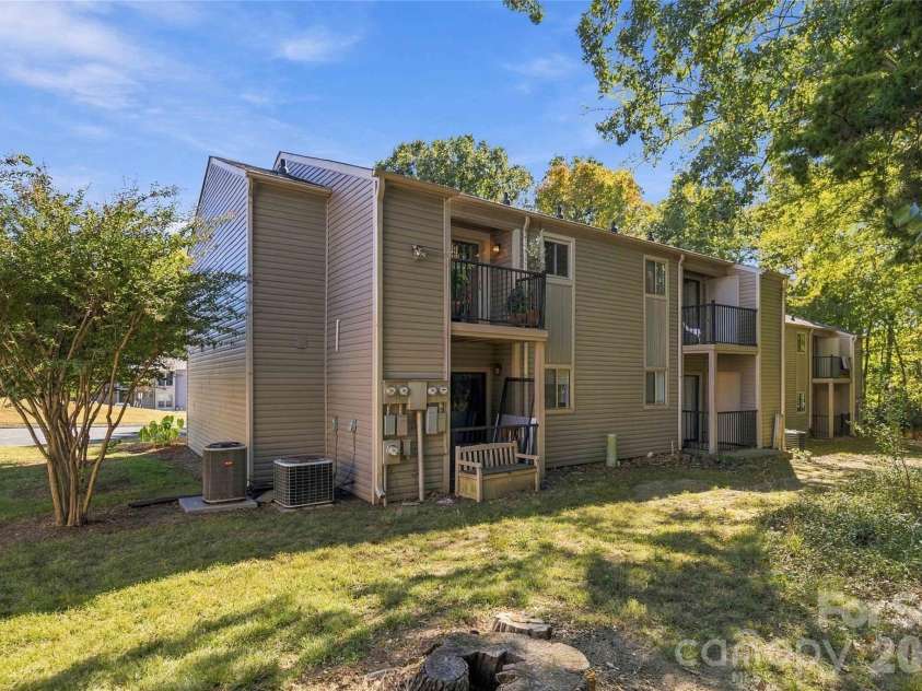 11080 Cedar View Road, Charlotte, NC 28226.  MLS# CAR4436922, YatesRealty ID 58102. 