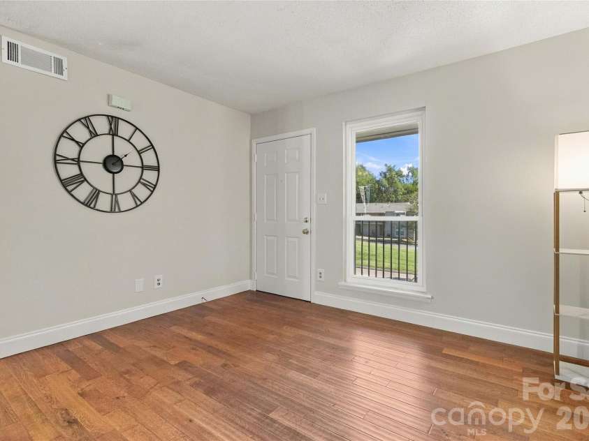 11080 Cedar View Road, Charlotte, NC 28226.  MLS# CAR4436922, YatesRealty ID 58102. 