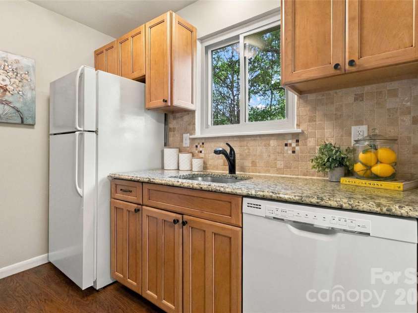11080 Cedar View Road, Charlotte, NC 28226.  MLS# CAR4436922, YatesRealty ID 58102. 