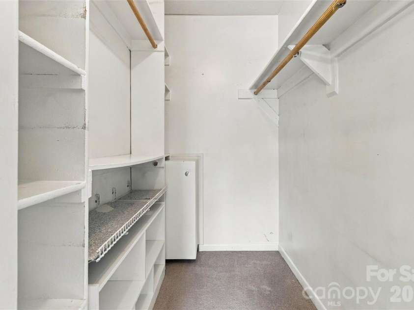 11080 Cedar View Road, Charlotte, NC 28226.  MLS# CAR4436922, YatesRealty ID 58102. 