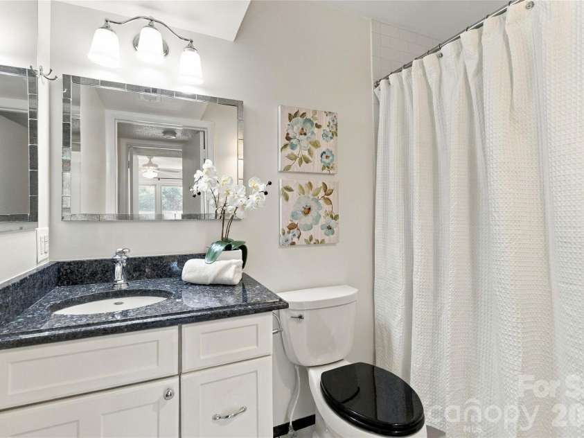 11080 Cedar View Road, Charlotte, NC 28226.  MLS# CAR4436922, YatesRealty ID 58102. 