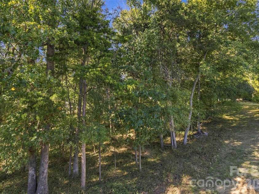 11080 Cedar View Road, Charlotte, NC 28226.  MLS# CAR4436922, YatesRealty ID 58102. 