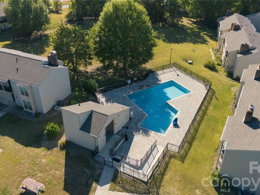 11080 Cedar View Road, Charlotte, NC 28226.  MLS# CAR4436922, YatesRealty ID 58102. 