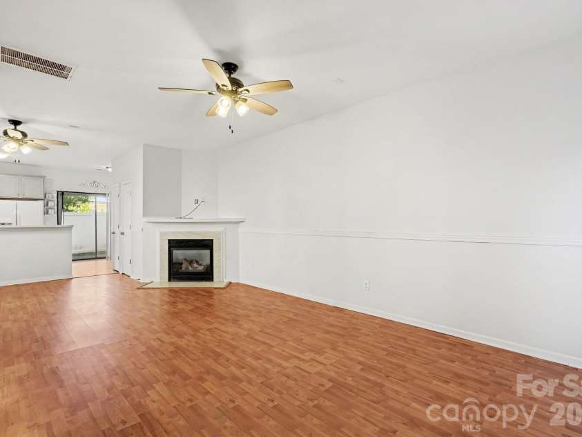 4952 Kotlik Drive, Charlotte, NC 28269.  MLS# CAR4435704, YatesRealty ID 58103. 