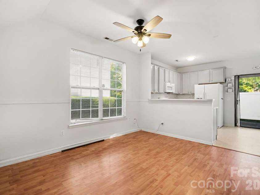 4952 Kotlik Drive, Charlotte, NC 28269.  MLS# CAR4435704, YatesRealty ID 58103. 
