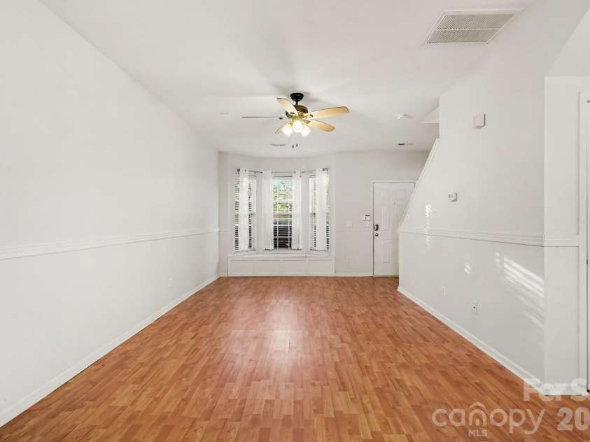 4952 Kotlik Drive, Charlotte, NC 28269.  MLS# CAR4435704, YatesRealty ID 58103. 