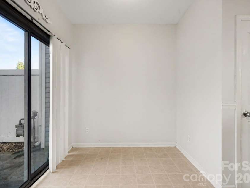 4952 Kotlik Drive, Charlotte, NC 28269.  MLS# CAR4435704, YatesRealty ID 58103. 
