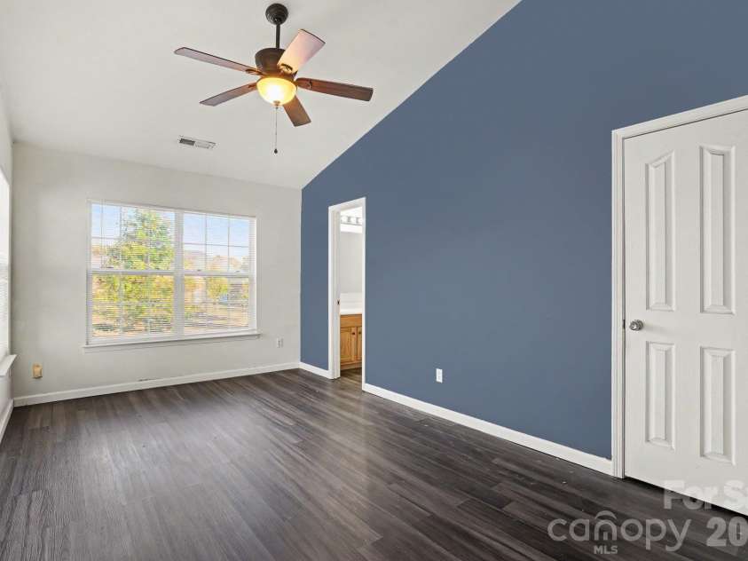 4952 Kotlik Drive, Charlotte, NC 28269.  MLS# CAR4435704, YatesRealty ID 58103. 