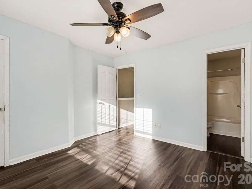 4952 Kotlik Drive, Charlotte, NC 28269.  MLS# CAR4435704, YatesRealty ID 58103. 