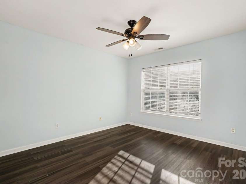 4952 Kotlik Drive, Charlotte, NC 28269.  MLS# CAR4435704, YatesRealty ID 58103. 