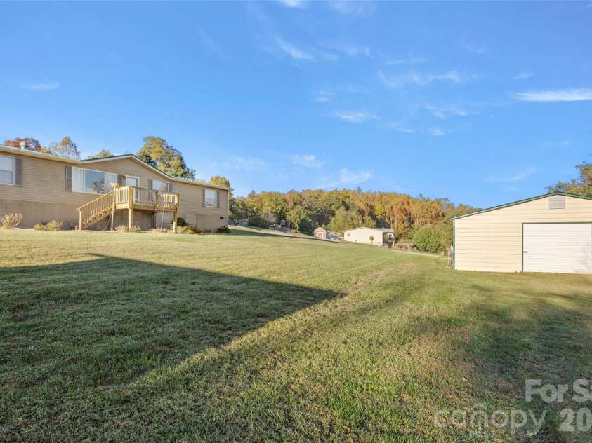 81 Dena Nix Lane, Hendersonville, NC 28792.  MLS# CAR4436857, YatesRealty ID 58109. 