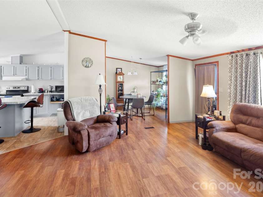 81 Dena Nix Lane, Hendersonville, NC 28792.  MLS# CAR4436857, YatesRealty ID 58109. Open floor plan