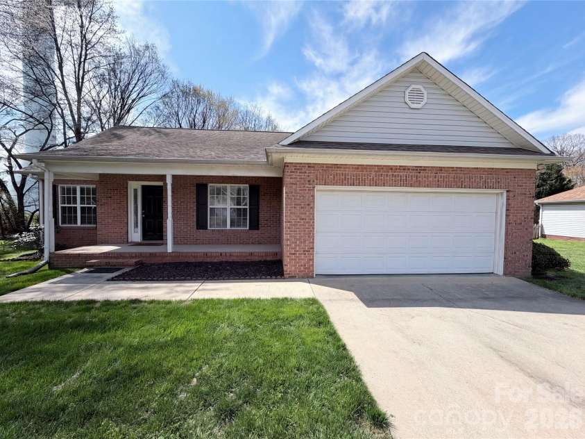 600 Emerson Drive, Mooresville, NC 28115.  MLS# CAR4361217, YatesRealty ID 5811. 