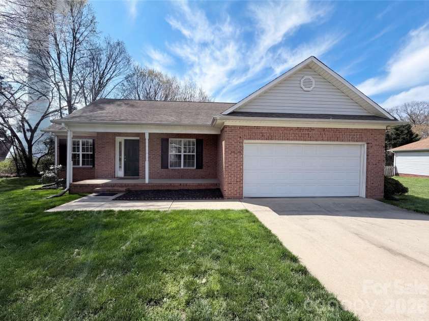 600 Emerson Drive, Mooresville, NC 28115.  MLS# CAR4361217, YatesRealty ID 5811. 
