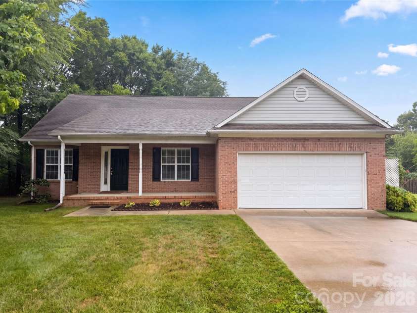 600 Emerson Drive, Mooresville, NC 28115.  MLS# CAR4361217, YatesRealty ID 5811. 
