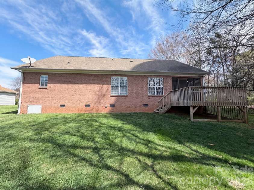600 Emerson Drive, Mooresville, NC 28115.  MLS# CAR4361217, YatesRealty ID 5811. 