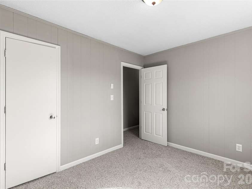 3748 Jenkins Road, Clover, SC 29710.  MLS# CAR4436968, YatesRealty ID 58116. 