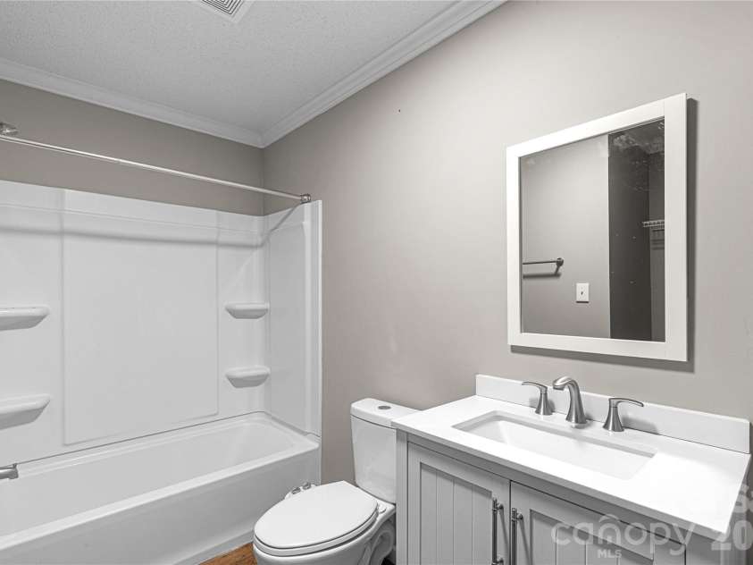 3748 Jenkins Road, Clover, SC 29710.  MLS# CAR4436968, YatesRealty ID 58116. 