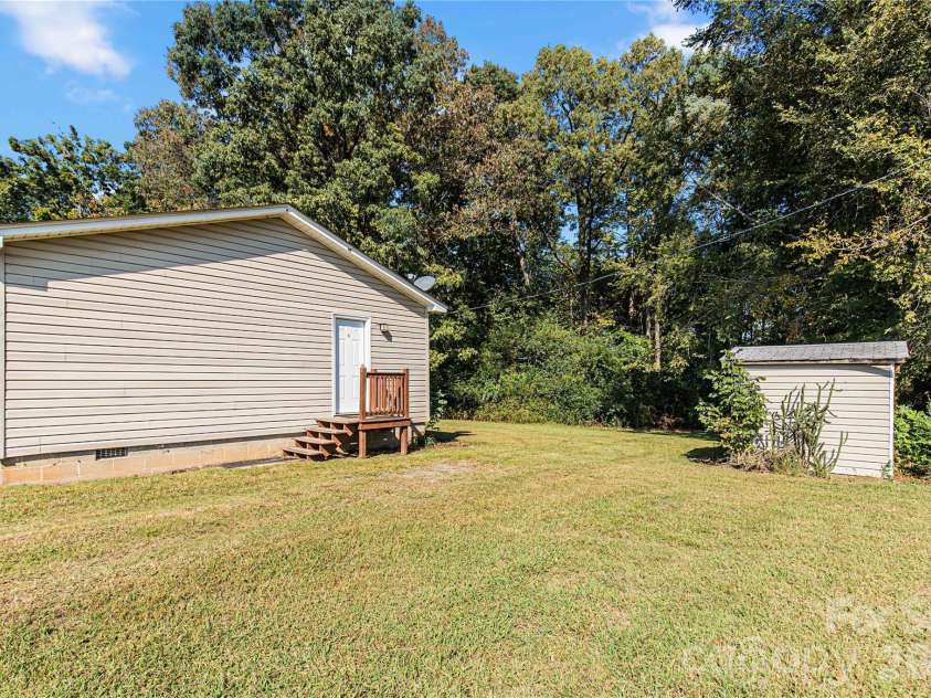 3748 Jenkins Road, Clover, SC 29710.  MLS# CAR4436968, YatesRealty ID 58116. 