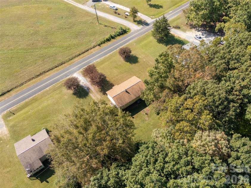3748 Jenkins Road, Clover, SC 29710.  MLS# CAR4436968, YatesRealty ID 58116. 