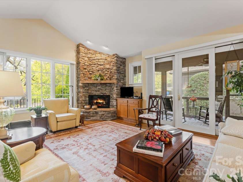 22 Hollyberry Lane, Brevard, NC 28712.  MLS# CAR4433168, YatesRealty ID 58117. 