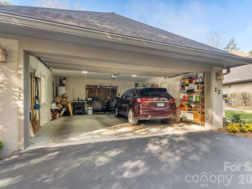 22 Hollyberry Lane, Brevard, NC 28712.  MLS# CAR4433168, YatesRealty ID 58117. 