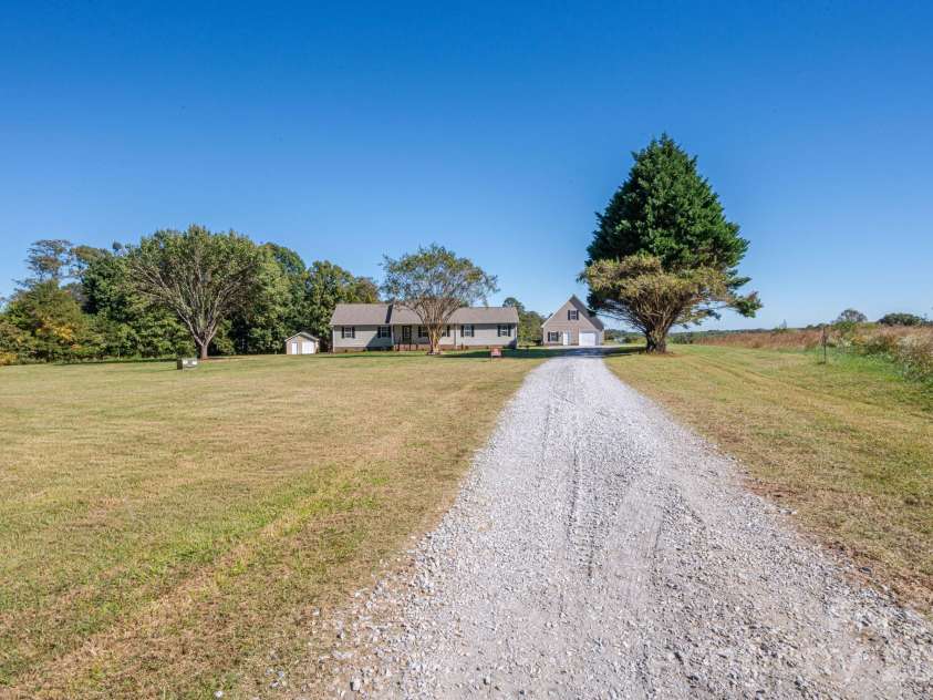 4510 Western Sky Court, Lincolnton, NC 28092.  MLS# CAR4435685, YatesRealty ID 58119. 