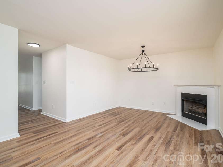 4510 Western Sky Court, Lincolnton, NC 28092.  MLS# CAR4435685, YatesRealty ID 58119. Dining/den
