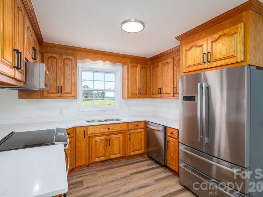 4510 Western Sky Court, Lincolnton, NC 28092.  MLS# CAR4435685, YatesRealty ID 58119. Kitchen
