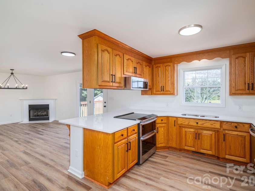 4510 Western Sky Court, Lincolnton, NC 28092.  MLS# CAR4435685, YatesRealty ID 58119. Kitchen