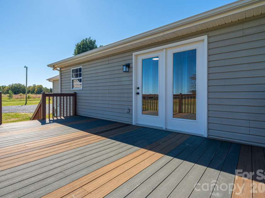 4510 Western Sky Court, Lincolnton, NC 28092.  MLS# CAR4435685, YatesRealty ID 58119. Trex back deck