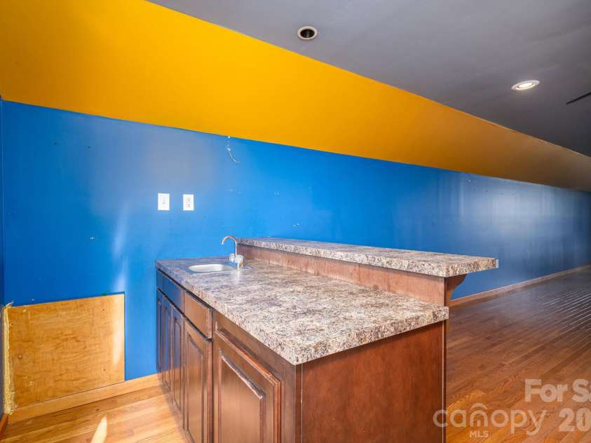 4510 Western Sky Court, Lincolnton, NC 28092.  MLS# CAR4435685, YatesRealty ID 58119. Wet bar