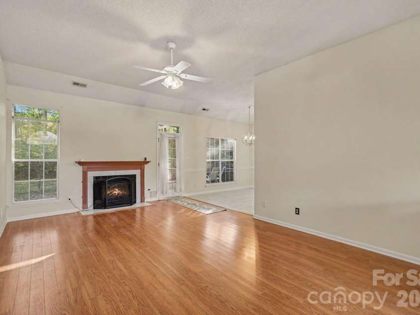 8524 Albury Walk Lane, Charlotte, NC 28277.  MLS# CAR4432906, YatesRealty ID 58123. 