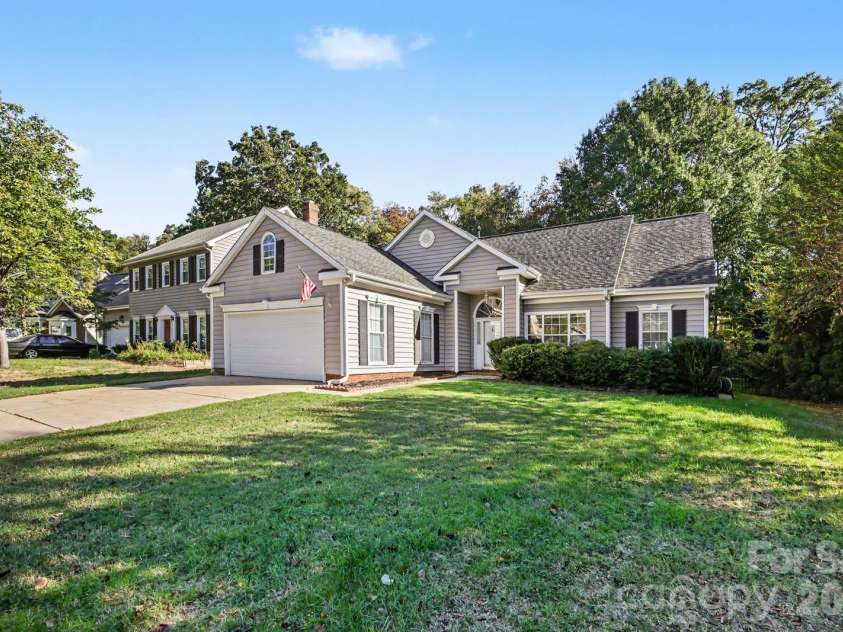 8524 Albury Walk Lane, Charlotte, NC 28277.  MLS# CAR4432906, YatesRealty ID 58123. 