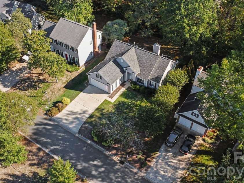8524 Albury Walk Lane, Charlotte, NC 28277.  MLS# CAR4432906, YatesRealty ID 58123. 