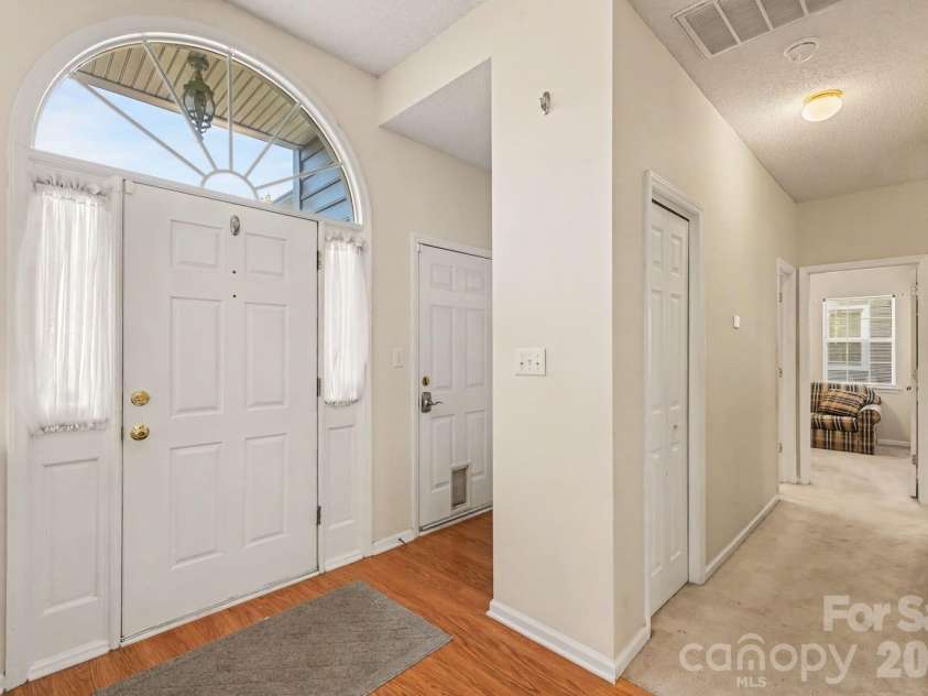 8524 Albury Walk Lane, Charlotte, NC 28277.  MLS# CAR4432906, YatesRealty ID 58123. 