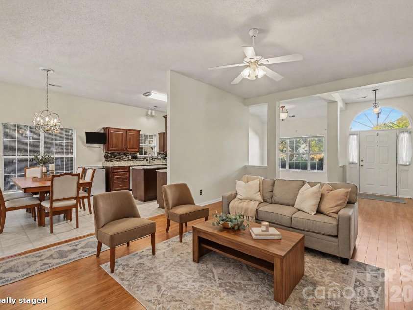 8524 Albury Walk Lane, Charlotte, NC 28277.  MLS# CAR4432906, YatesRealty ID 58123. 