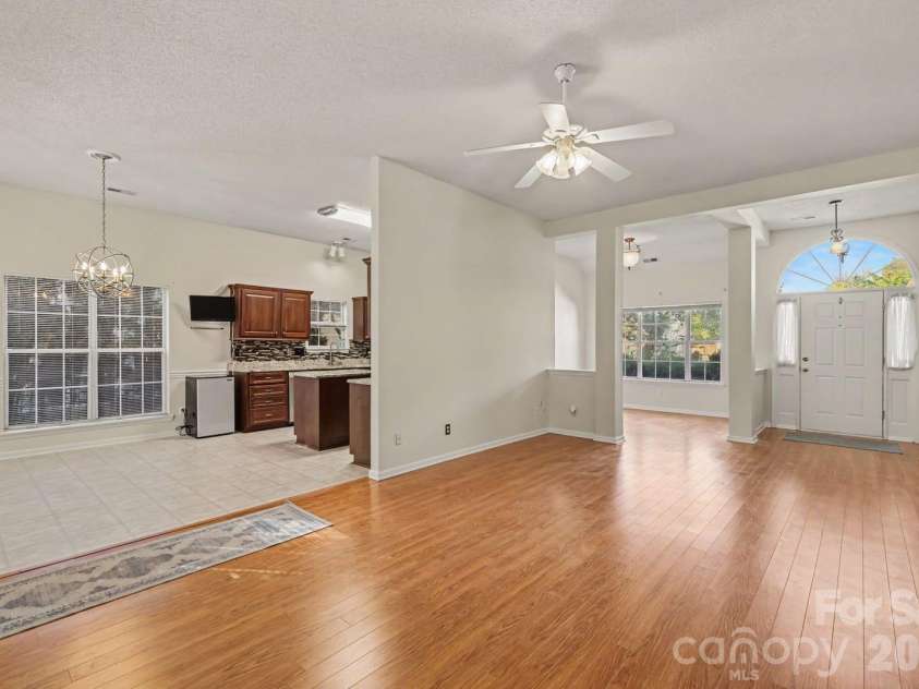8524 Albury Walk Lane, Charlotte, NC 28277.  MLS# CAR4432906, YatesRealty ID 58123. 