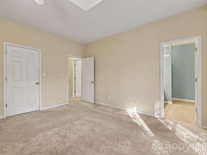 8524 Albury Walk Lane, Charlotte, NC 28277.  MLS# CAR4432906, YatesRealty ID 58123. 
