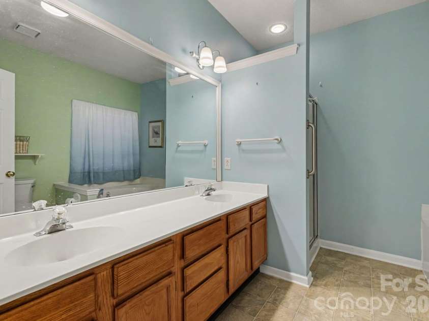8524 Albury Walk Lane, Charlotte, NC 28277.  MLS# CAR4432906, YatesRealty ID 58123. 